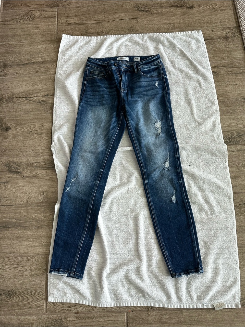 KanCan Signature Mid-Rise Skinny Jeans – Size 27